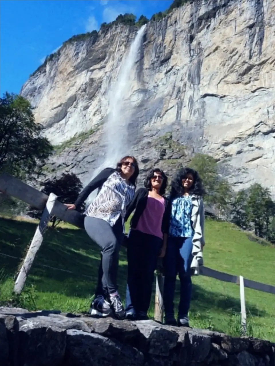 1 Waterfall + Lauterbrunnen Express Private Quick Tour — Waterfalls private tour, Switzerland