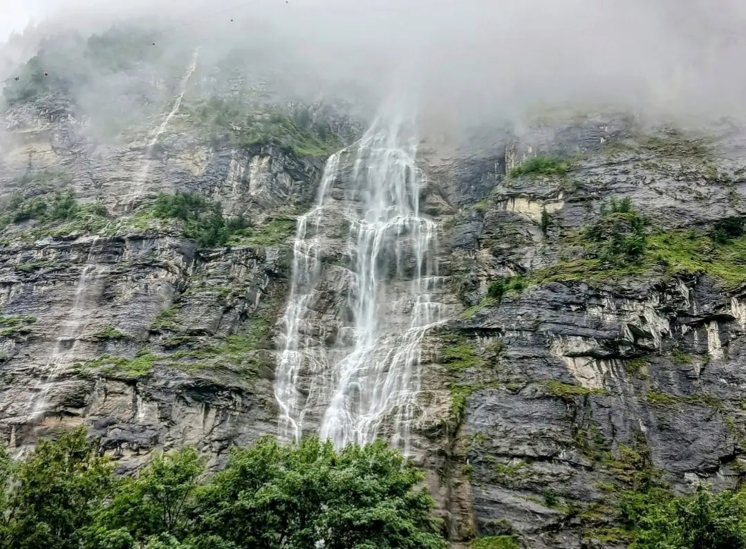 2 Waterfall + Cloy Pier + Lake Bern, Thun — Happy Tour Switzerland (14)