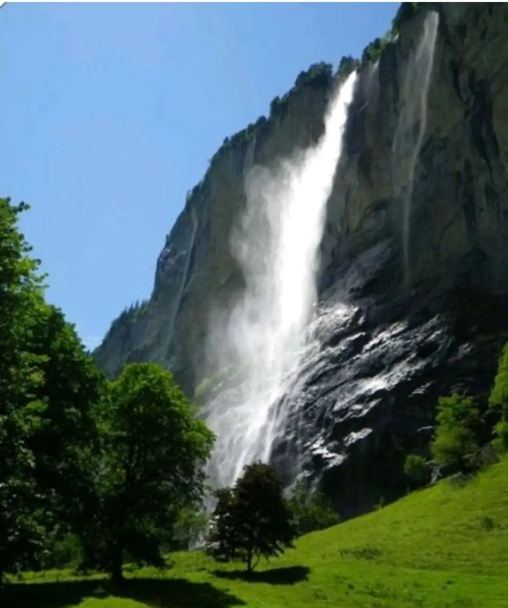 Waterfall Lauterbrunnen From Interlaken With Cloy — Happy Tour Switzerland (6)