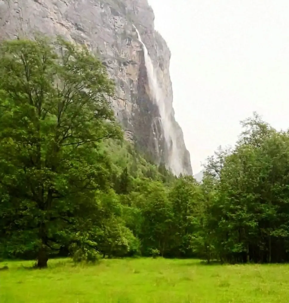 Waterfall Lauterbrunnen From Interlaken With Cloy — Happy Tour Switzerland (30)