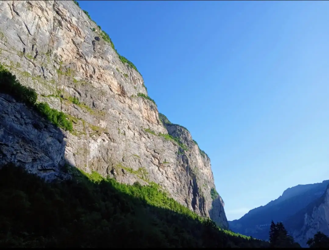 2 Waterfall Lauterbrunnen With Cloy Option Early Express Bern, Thun — Happy Tour Switzerland (21)