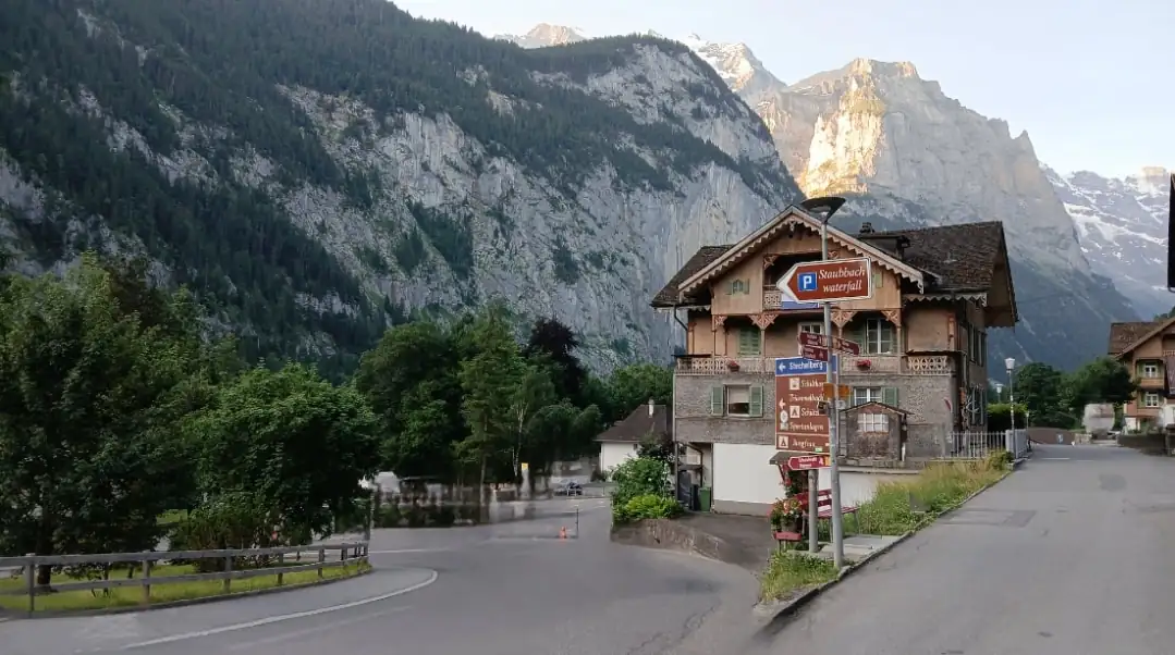 2 Waterfall Lauterbrunnen With Cloy Option Early Express Bern, Thun — Happy Tour Switzerland (3)