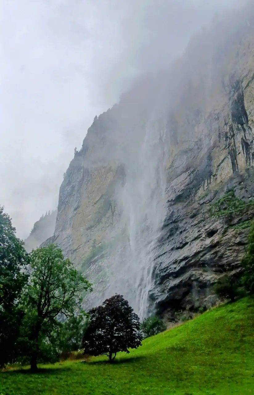 2 Waterfall Lauterbrunnen With Cloy Option Early Express Bern, Thun — Happy Tour Switzerland (7)
