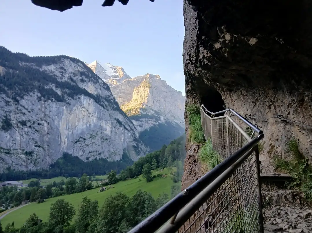 2 Waterfall Lauterbrunnen With Cloy Option Early Express Bern, Thun — Happy Tour Switzerland (12)