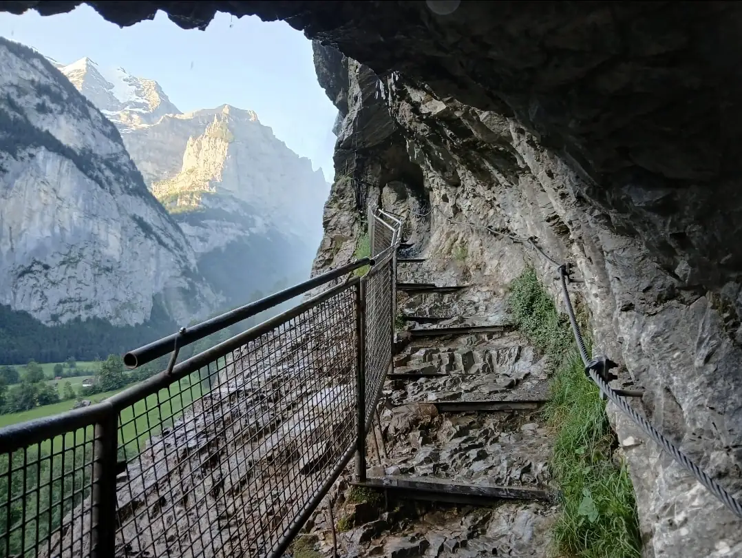 2 Waterfall Lauterbrunnen With Cloy Option Early Express Bern, Thun — Happy Tour Switzerland (14)