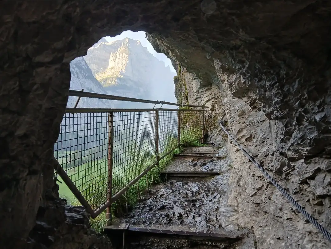 2 Waterfall Lauterbrunnen With Cloy Option Early Express Bern, Thun — Happy Tour Switzerland (15)