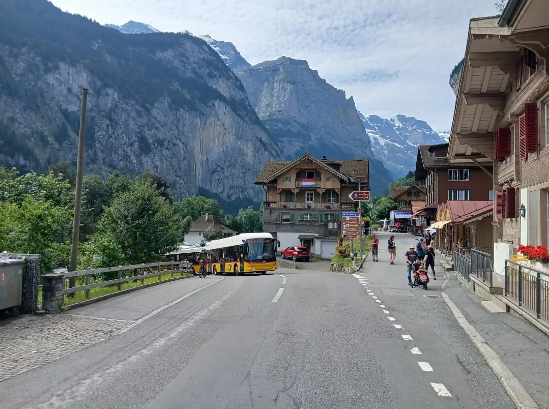 3 Waterfall + Cloy Pier + Lake Bern, Thun — Happy Tour Switzerland (7)