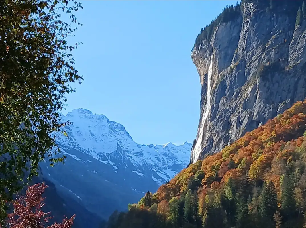 Waterfall Staubbach Truemmelbach Stechelberg Cloy Pier — Happy Tour Switzerland (19)
