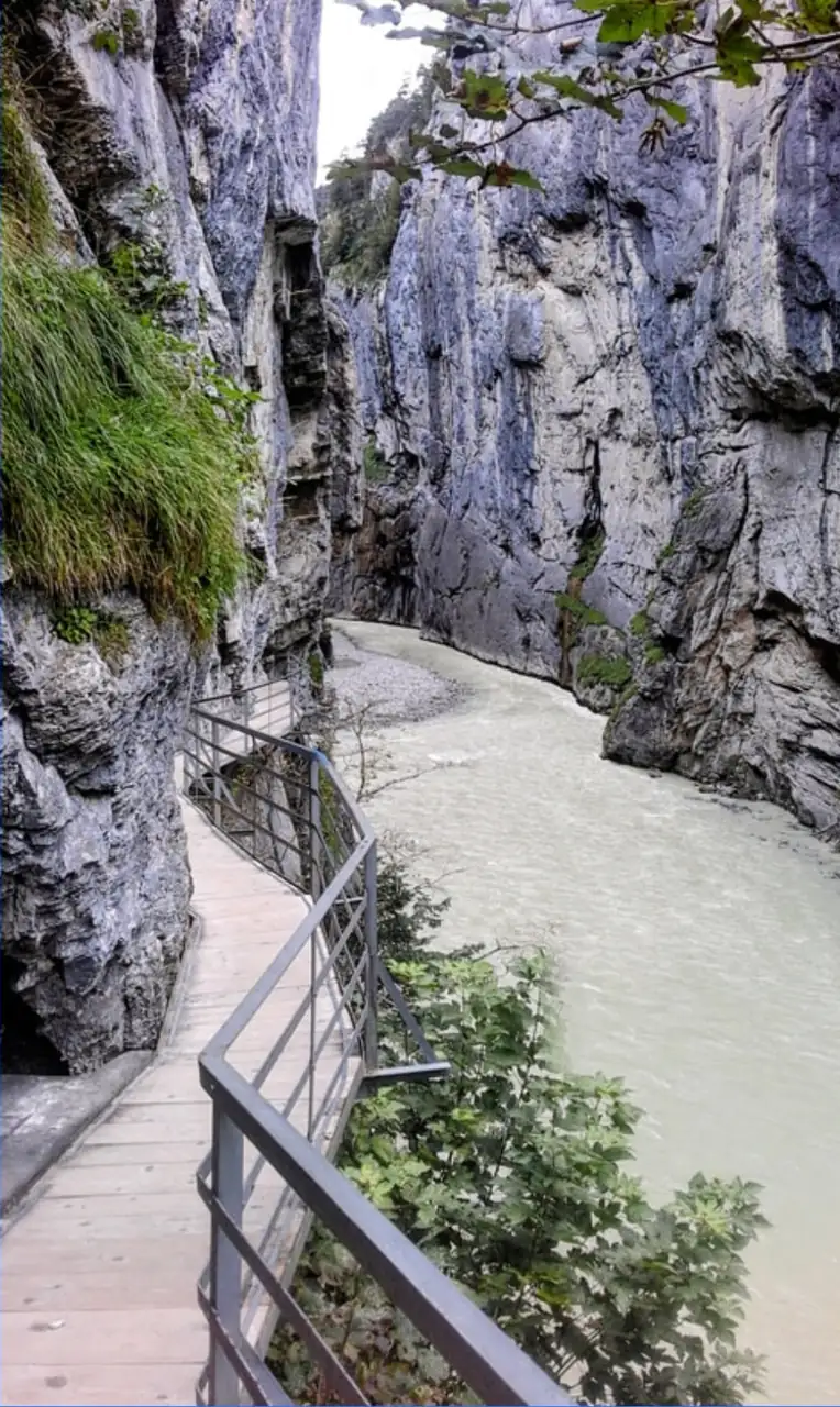 Aare Gorge Mini Grand Canyon Express — Happy Tour Switzerland (11)