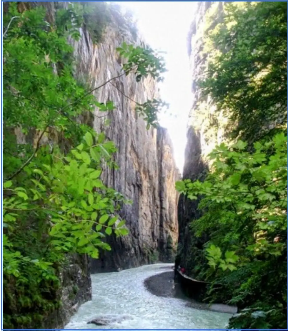 Aare Gorge Mini Grand Canyon Express — Happy Tour Switzerland (15)