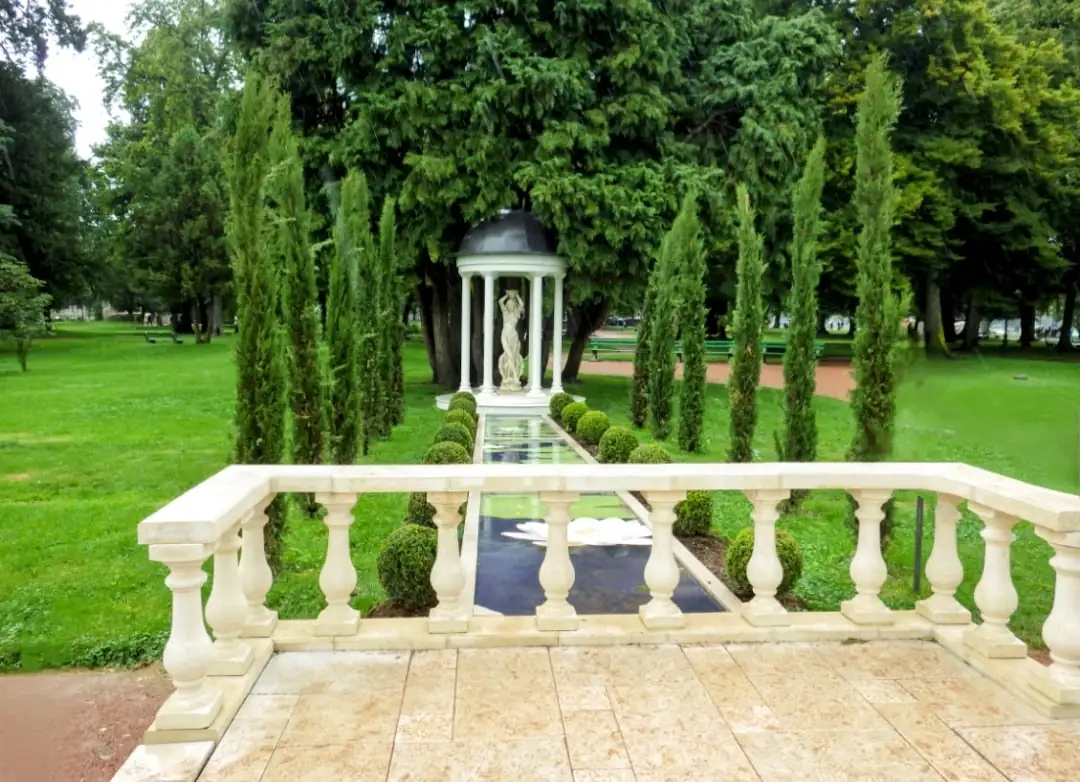 Annecy France: Venice Of The Alps Tour Geneva — Happy Tour Switzerland (27)