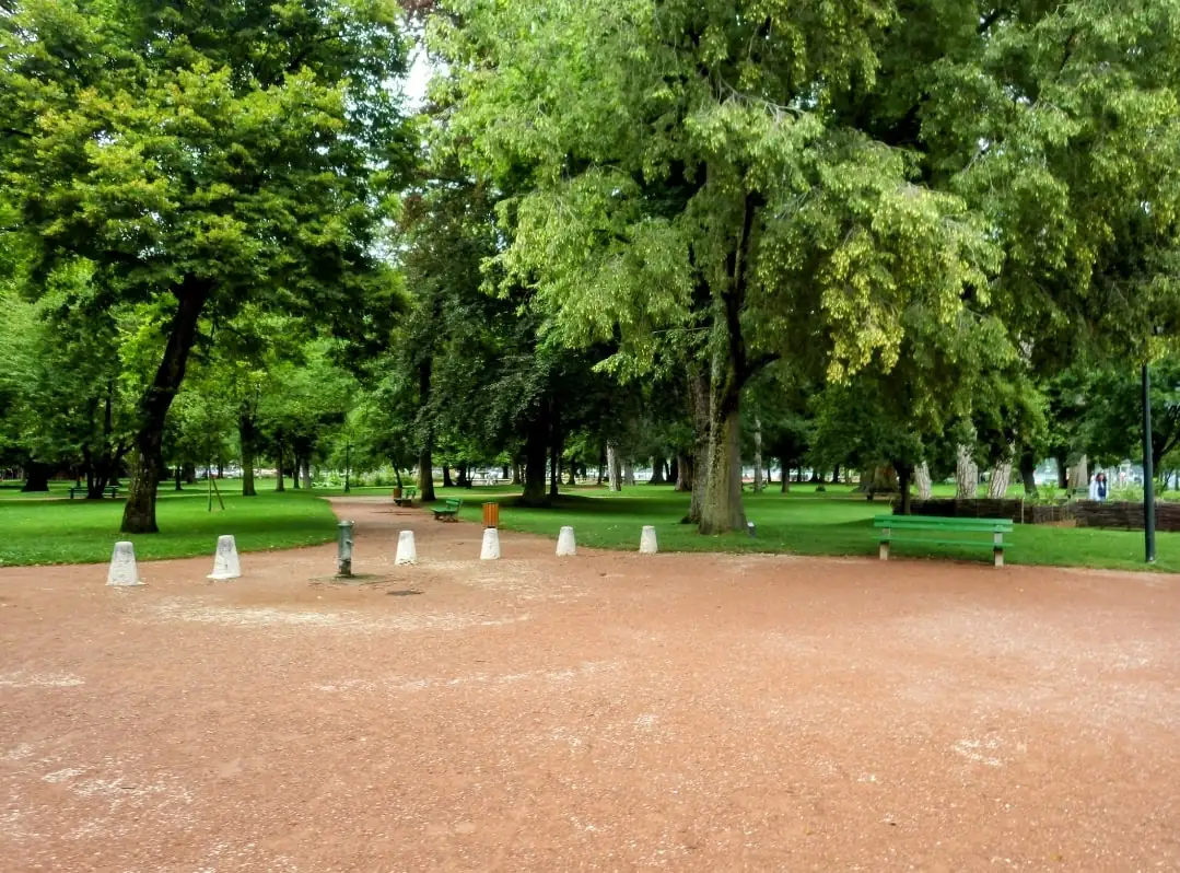 Annecy France: Venice Of The Alps Tour Geneva — Happy Tour Switzerland (23)