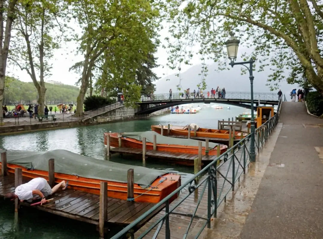 Annecy France: Venice Of The Alps Tour Geneva — Happy Tour Switzerland (30)