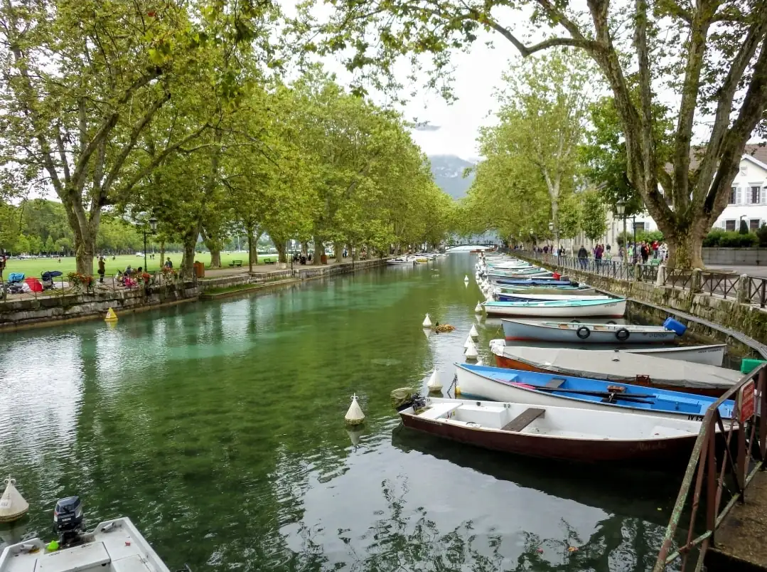 Annecy France: Venice Of The Alps Tour Geneva — Happy Tour Switzerland (29)