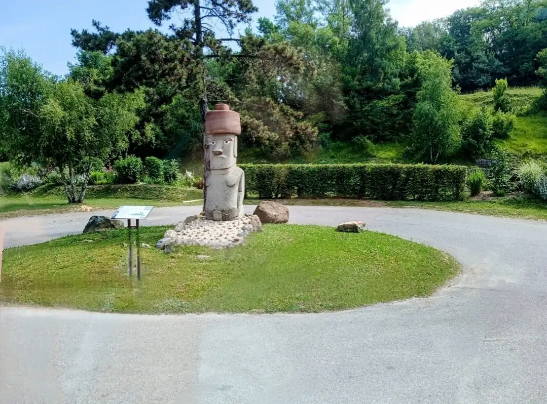Annecy France: Venice Of The Alps Tour Geneva — Happy Tour Switzerland (2)