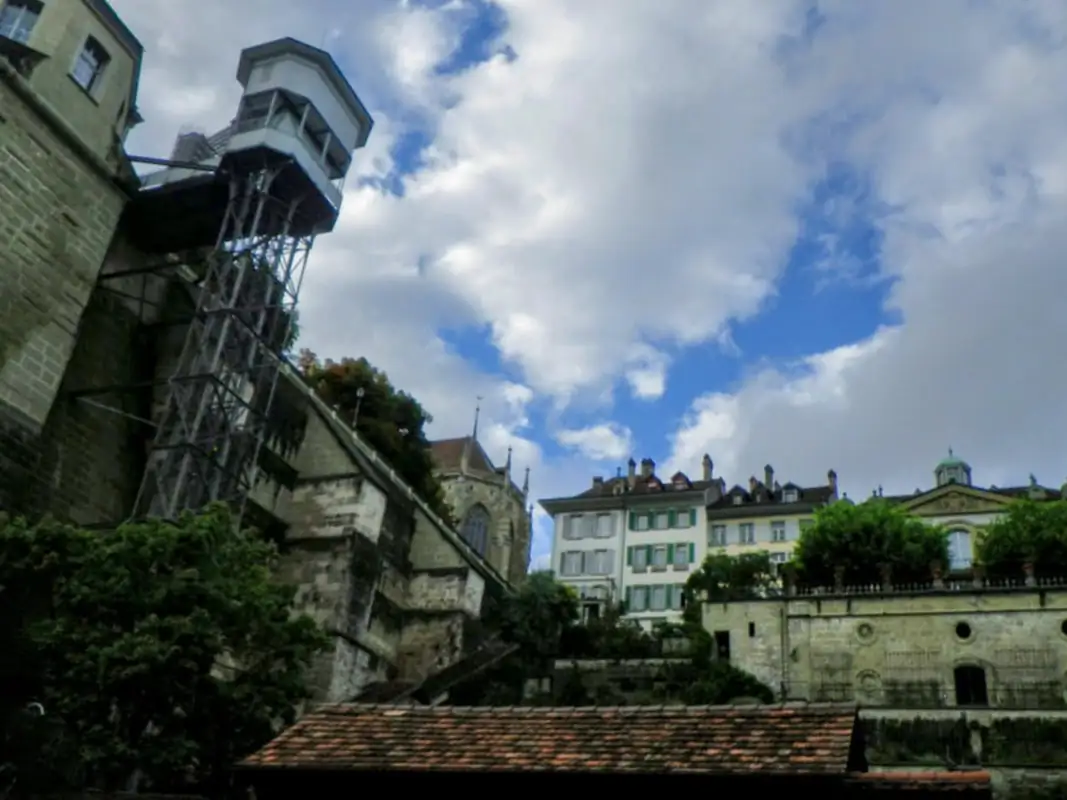 Bern Old Town Sightseeing Walking — Happy Tour Switzerland (14)