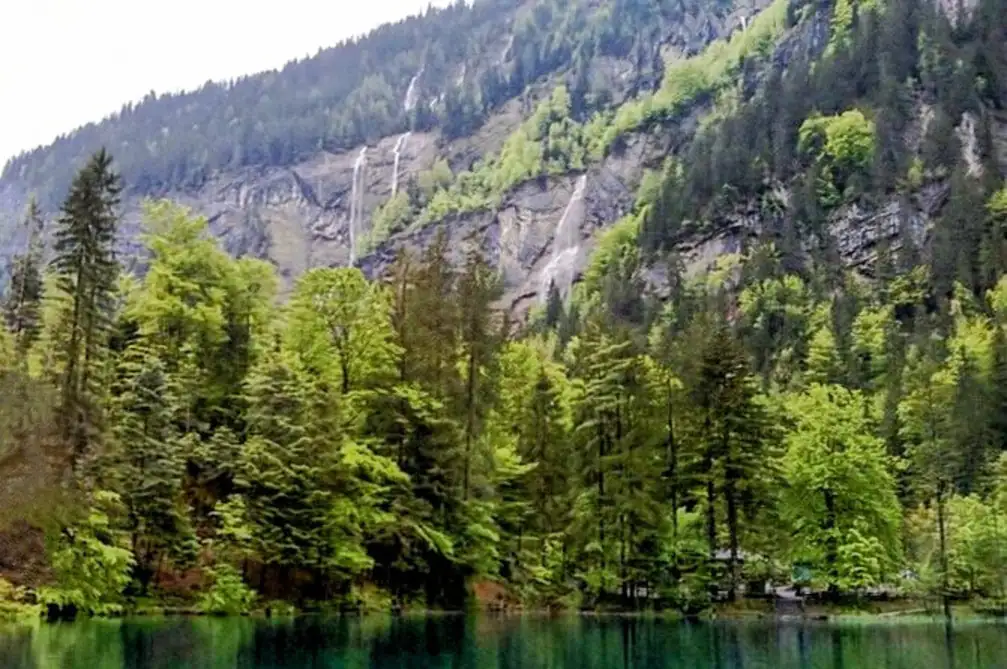 Blausee Spiez Castle — Happy Tour Switzerland (4)