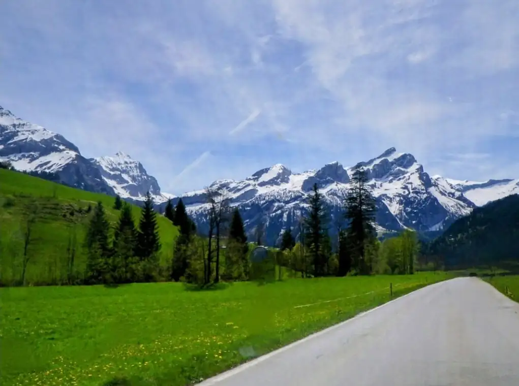 Bollywood + Gstaad + Glacier 3000 Bern, Thun — Happy Tour Switzerland (19)