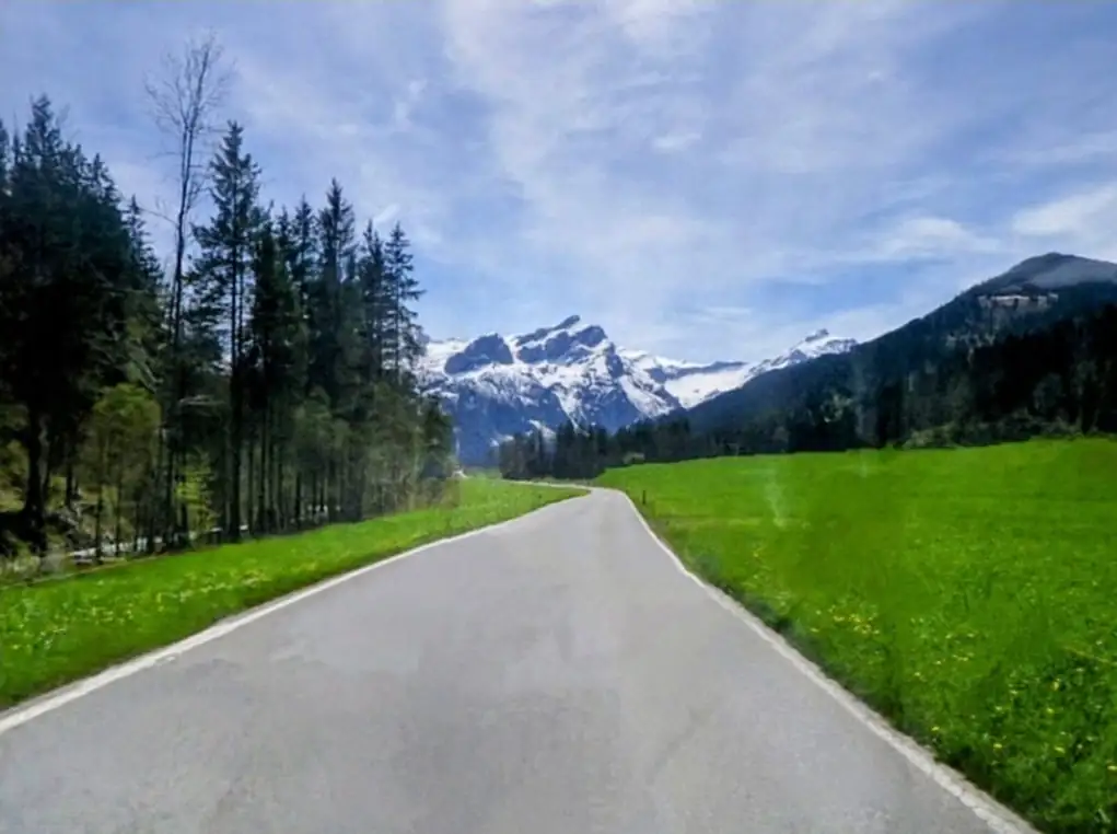 Bollywood + Gstaad + Glacier 3000 Bern, Thun — Happy Tour Switzerland (18)