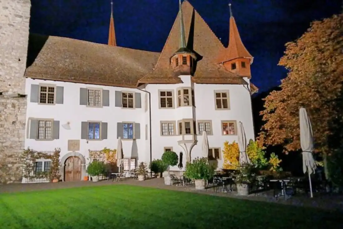 Castle Spiez By Nite Scary Sightseeing — Happy Tour Switzerland (10)
