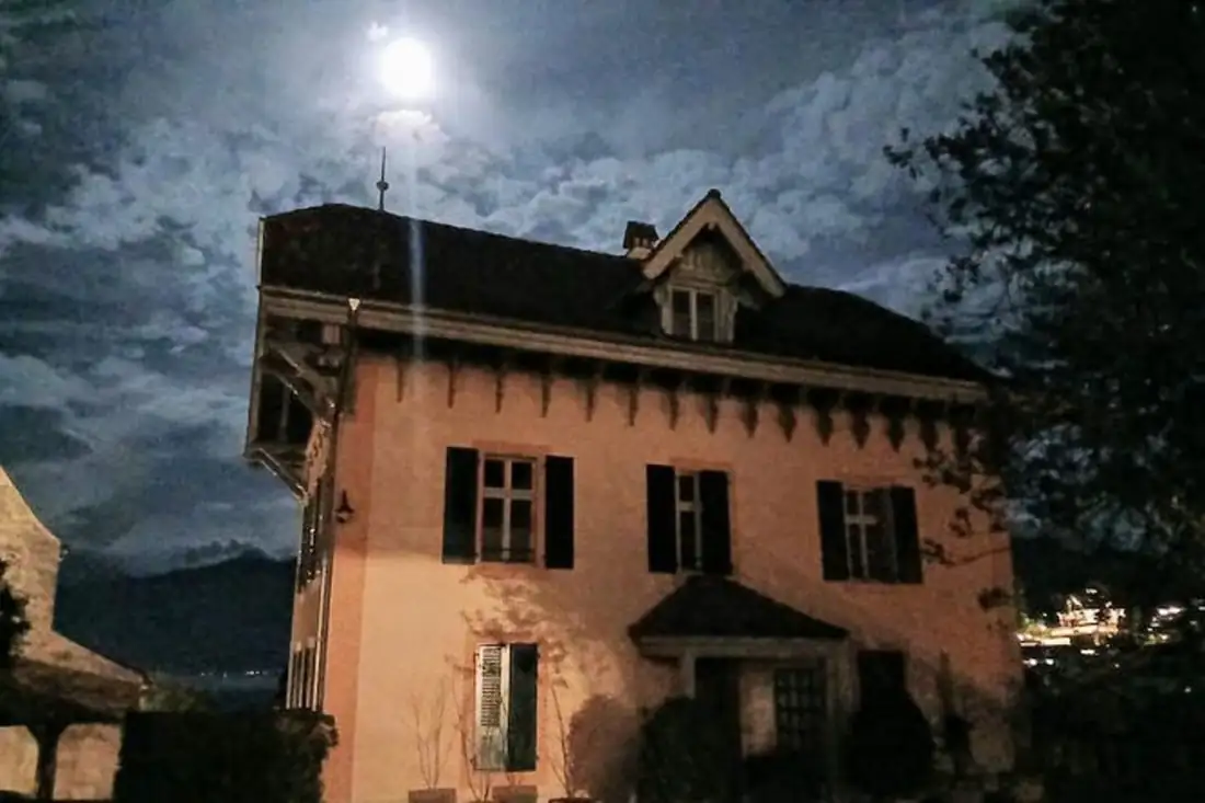 Castle Spiez By Nite Scary Sightseeing — Happy Tour Switzerland (11)