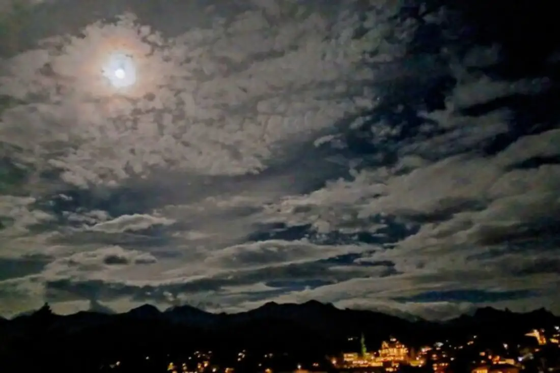 Castle Spiez By Nite Scary Sightseeing — Happy Tour Switzerland (14)