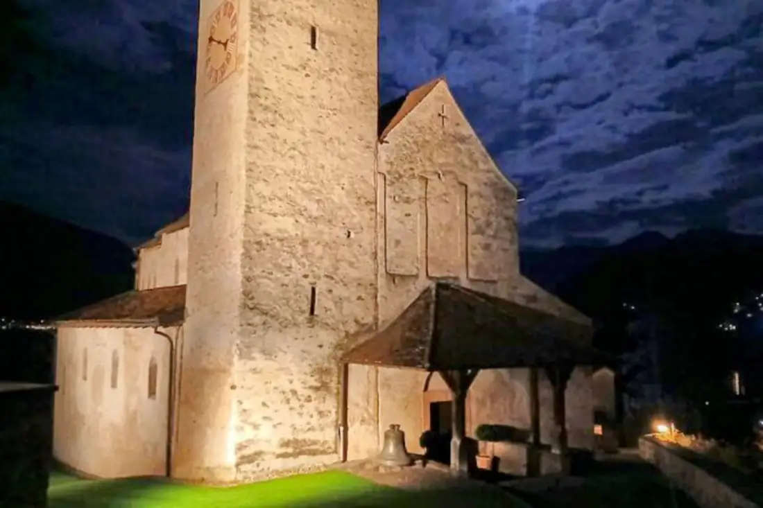 Castle Spiez By Nite Scary Sightseeing — Happy Tour Switzerland (16)