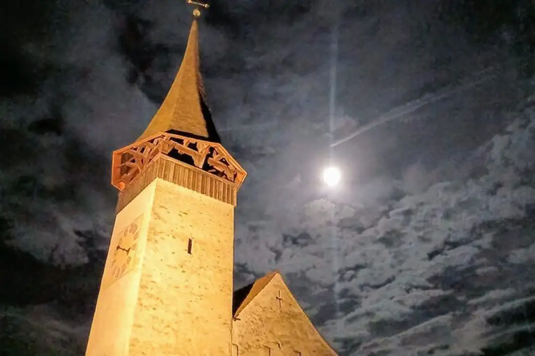 Castle Spiez By Nite Scary Sightseeing — Happy Tour Switzerland (17)