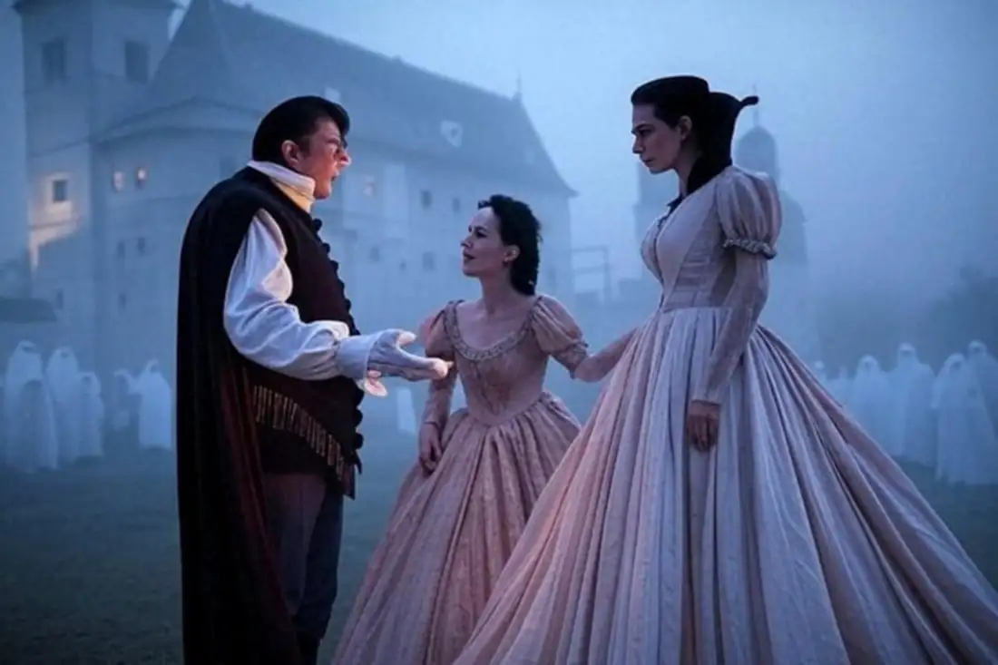 Castle Spiez By Nite Scary Sightseeing — Happy Tour Switzerland (26)