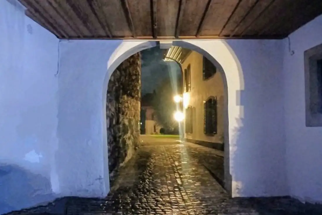 Castle Spiez By Nite Scary Sightseeing — Happy Tour Switzerland (6)