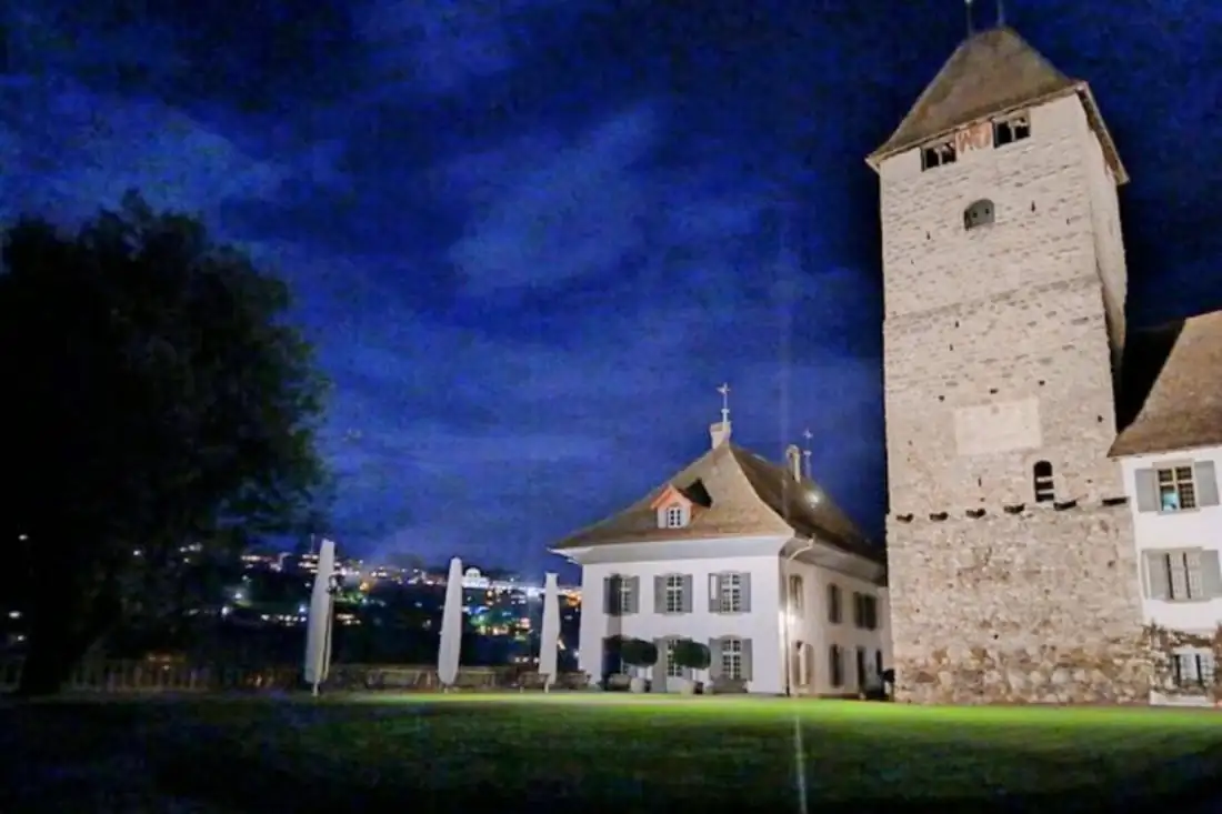 Castle Spiez By Nite Scary Sightseeing — Happy Tour Switzerland (8)
