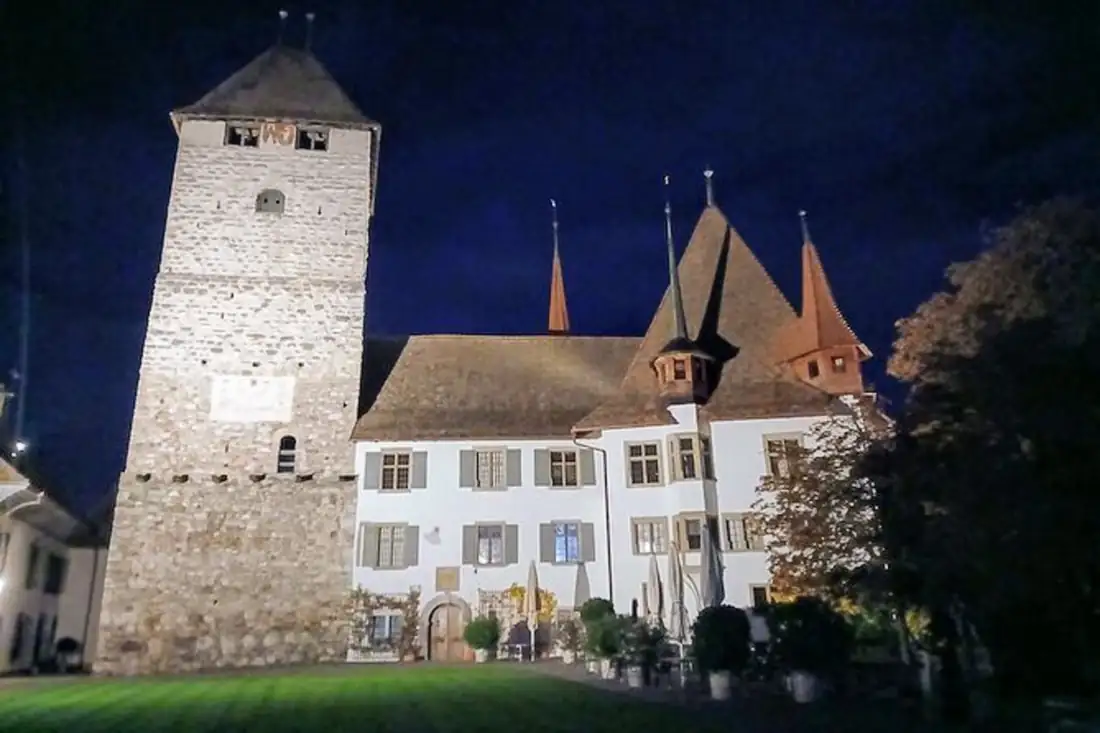 Castle Spiez By Nite Scary Sightseeing — Happy Tour Switzerland (9)