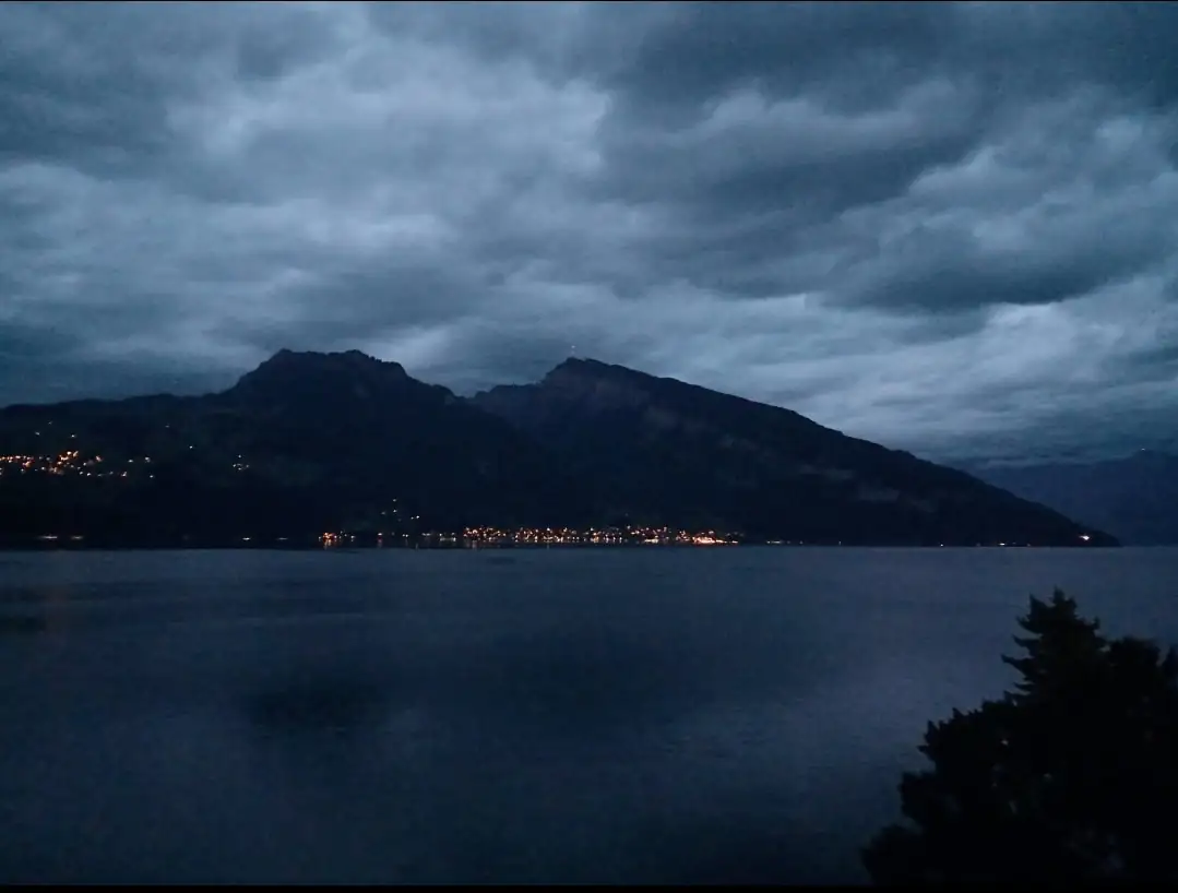 Castle By Nite Spiez — Happy Tour Switzerland (20)