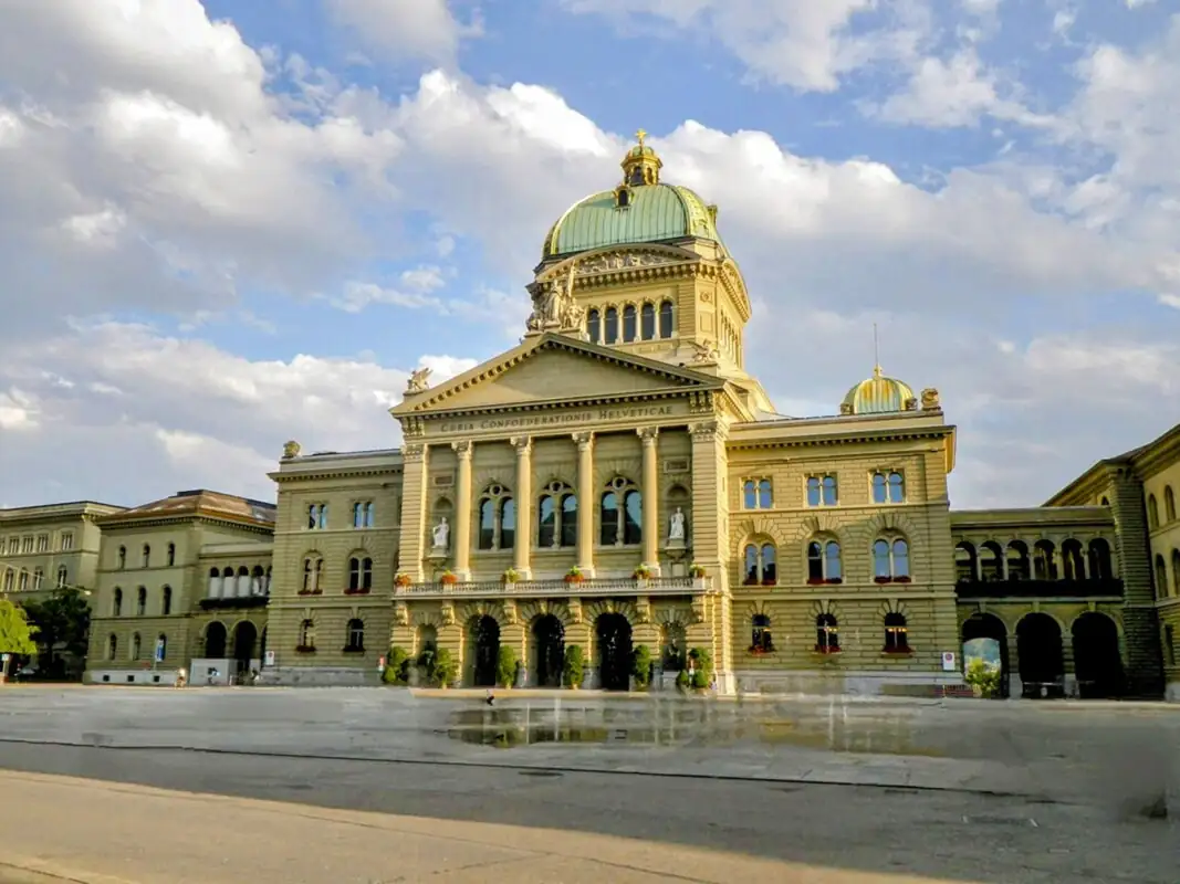 Chocolate Factory Old Town Bern Castle — Happy Tour Switzerland (39)