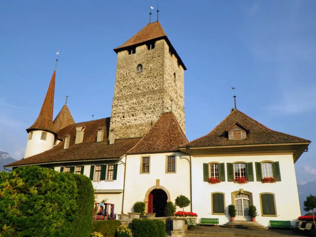 Chocolate Factory Old Town Bern Castle — Happy Tour Switzerland (44)