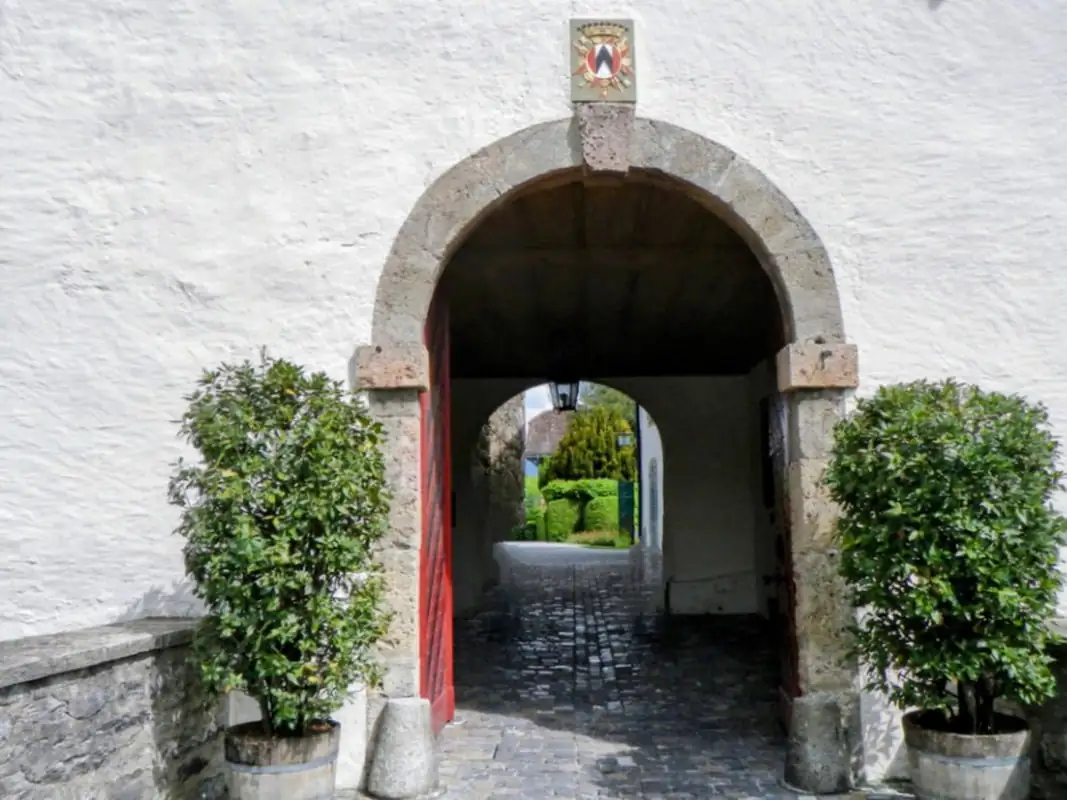 Chocolate Factory Old Town Bern Castle — Happy Tour Switzerland (45)