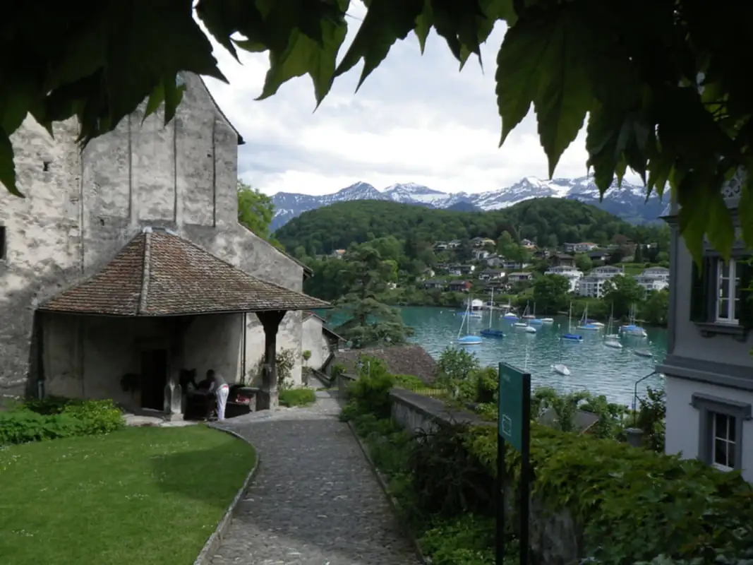 Chocolate Factory Old Town Bern Castle — Happy Tour Switzerland (47)
