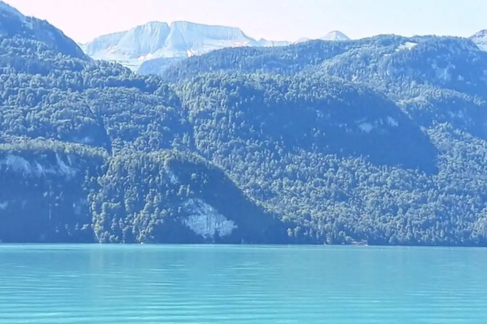 Cloy Crash Landing On You All — Happy Tour Switzerland (3)