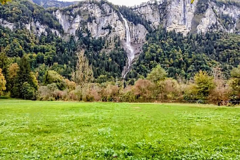Cloy Crash Landing On You All — Happy Tour Switzerland (5)