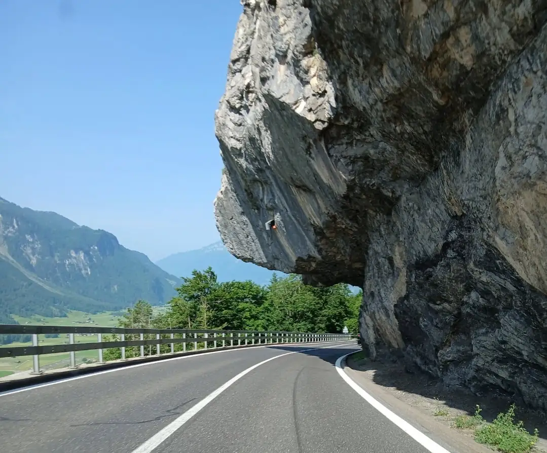 Cloy Crash Landing On You All Movie Locations Tour Bern, Thun — Happy Tour Switzerland (24)