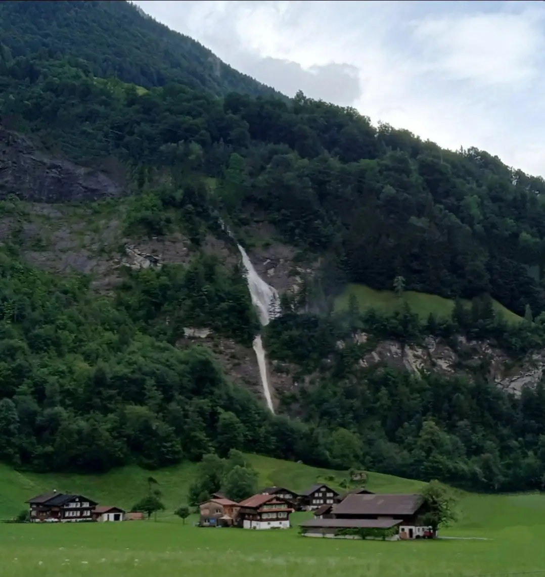 Cloy Crash Landing On You All Movie Locations Tour Bern, Thun — Happy Tour Switzerland (18)