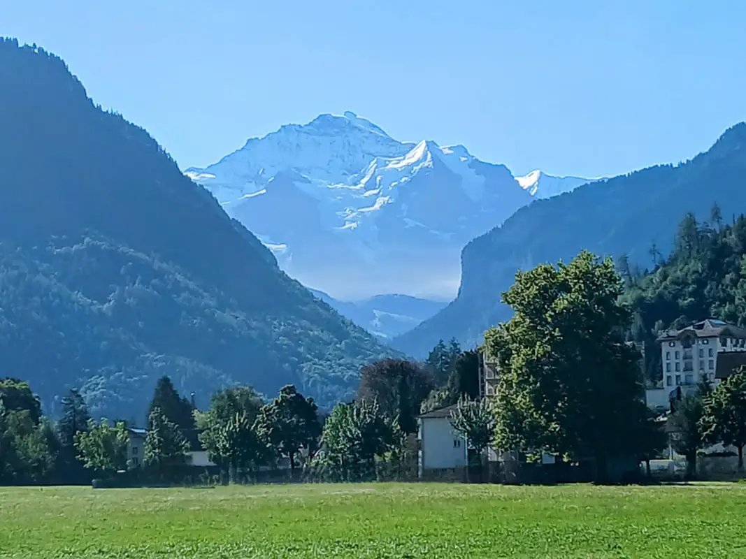 Cloy Crash Landing On You All — Happy Tour Switzerland (60)