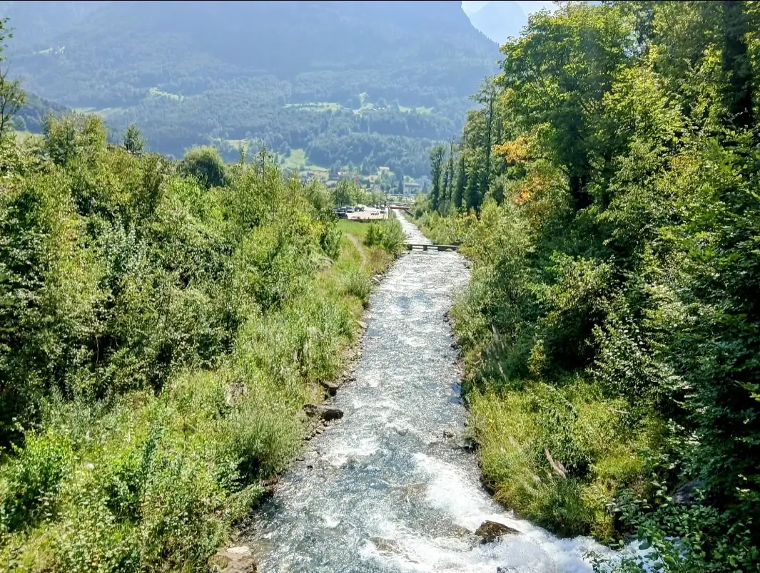 Cloy Crash Landing On You All Movie Sites Location From Bern Thun Spiez Bern — Happy Tour Switzerland (36)