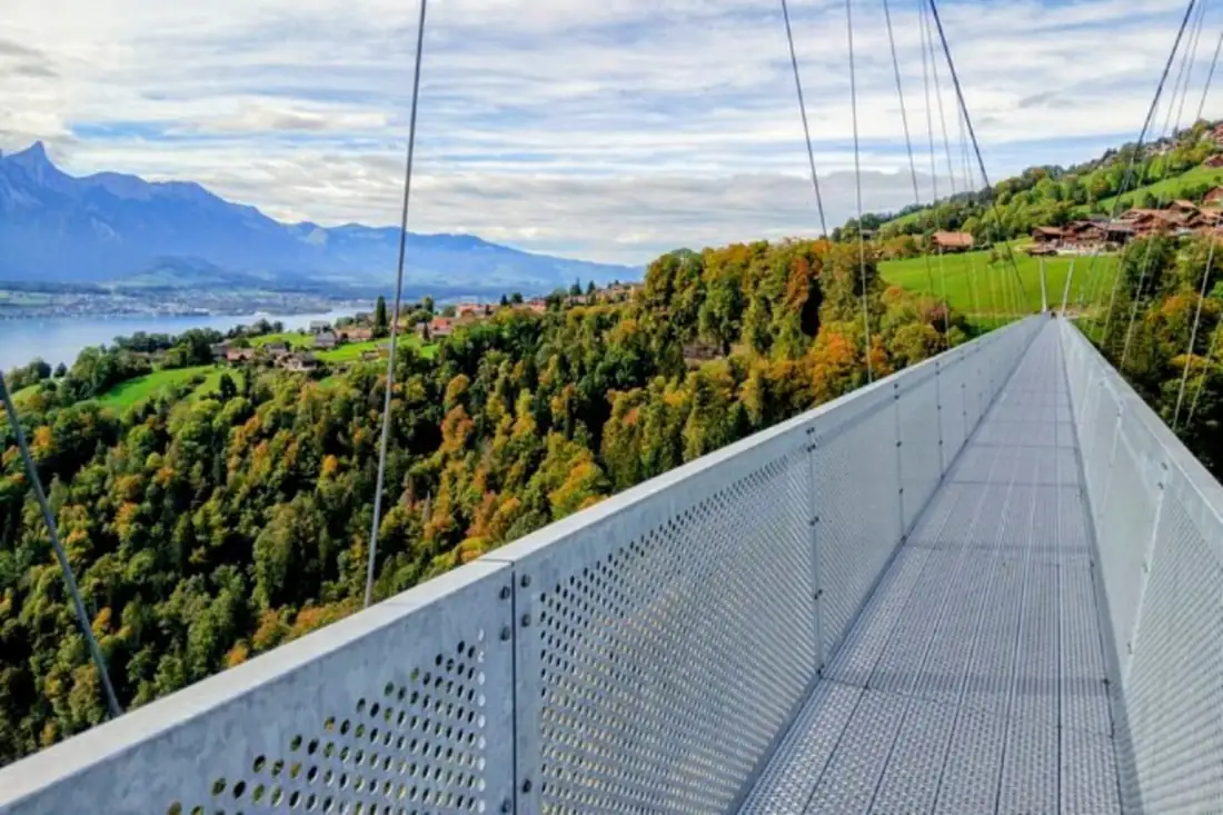 Cloy Hanging Bridge Sigriswil Interlaken — Happy Tour Switzerland (7)