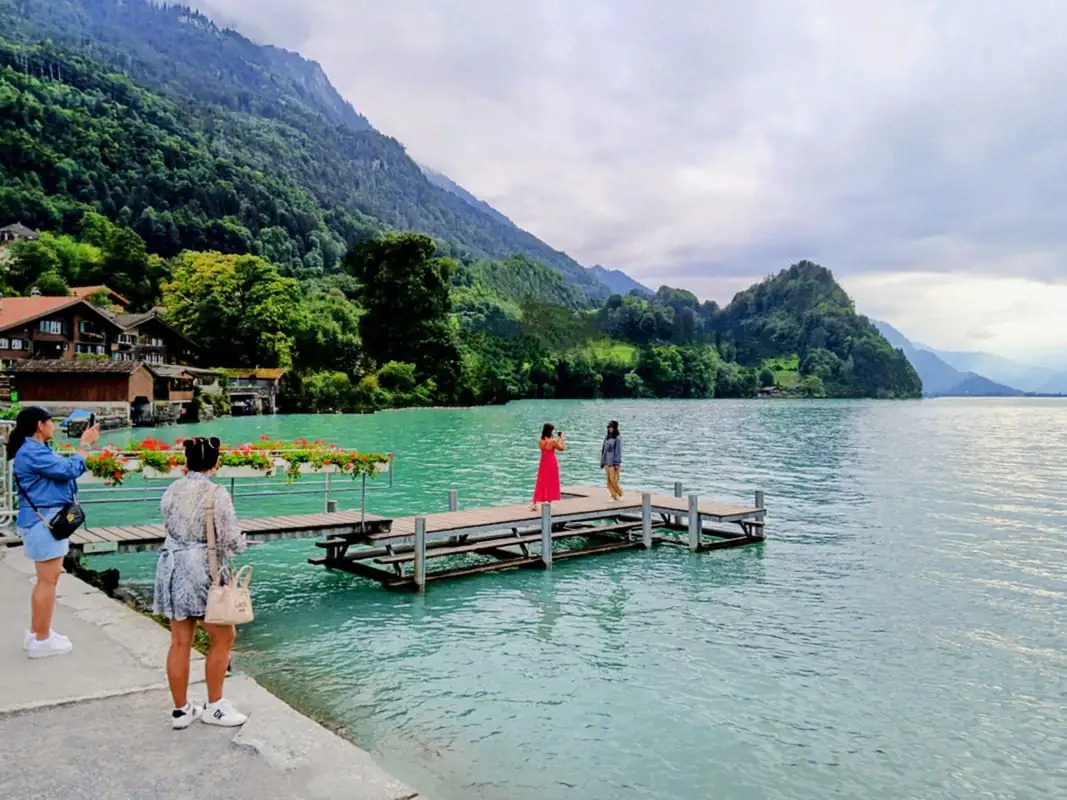 Cloy Pier Iseltwald Hanging Bridge Sigriswil — Happy Tour Switzerland (4)