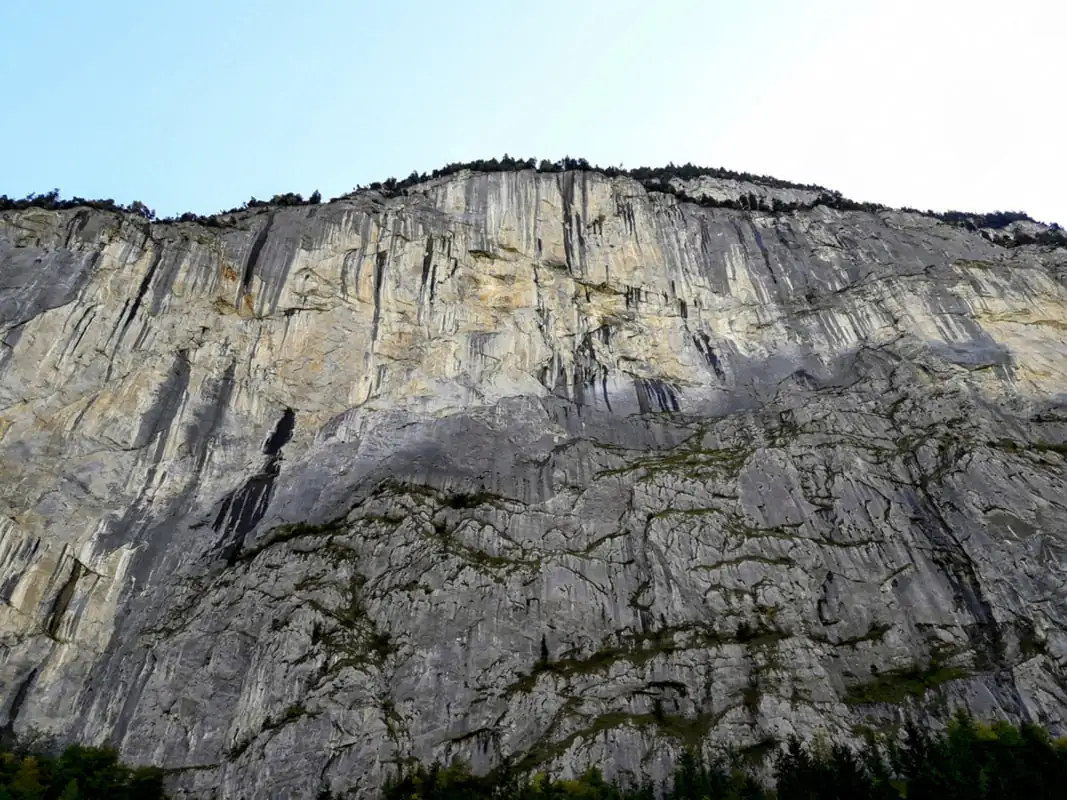Cloy Pier Iseltwald Hangbridge Sigriswil Lauterbrunnen — Happy Tour Switzerland (25)