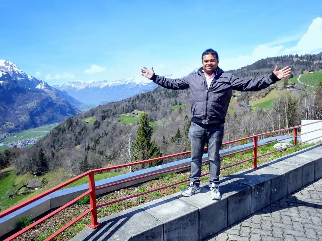 Lake Rabbit Mountain Cliff Hapy0964 — Happy Tour Switzerland (7)