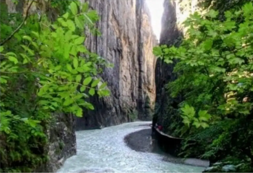 Giessbach Waterfall + Cloy Stairs + Aare Gorge Mini Canyon Private Tour — Waterfalls private tour, Switzerland