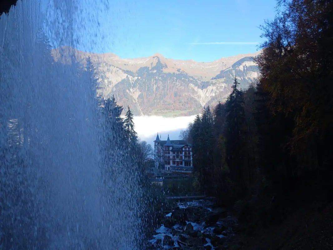 Giessbach Iseltwald Cloy — Happy Tour Switzerland (9)