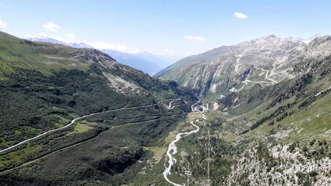 Goldfinger Sightseeing Activity — Happy Tour Switzerland (5)